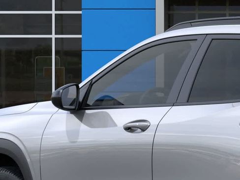 New 2026 Chevrolet Trax LT w/ Midnight Edition FWD image 12