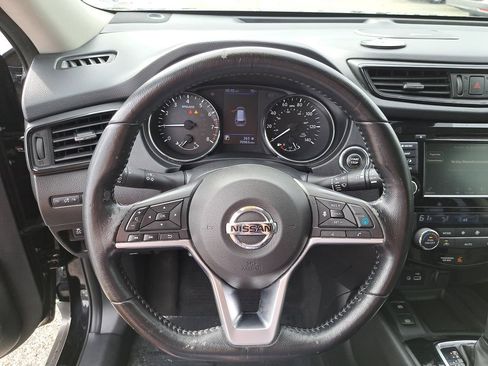 Used 2020 Nissan Rogue SV w/ Sun & Sound Touring Package image 18