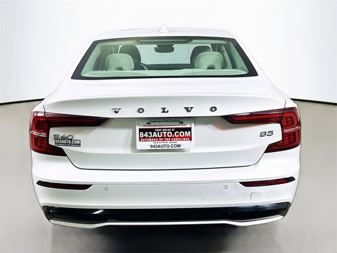 Used 2024 Volvo S60 B5 Plus image 6