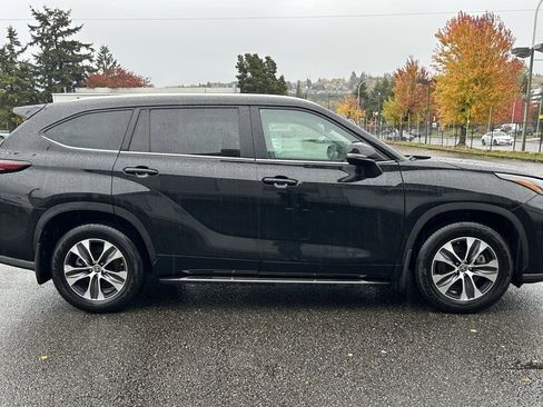Certified 2024 Toyota Highlander XLE image 4