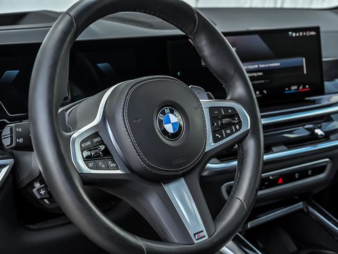 Used 2024 BMW X5 xDrive40i w/ M Sport Package AWD/4WD image 26
