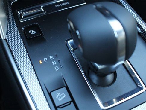 Certified 2025 MAZDA CX-70 Plug-In Hybrid w/ Premium Plus image 19