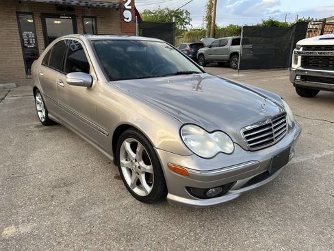 Used 2007 Mercedes-Benz C 230 Sedan image 3