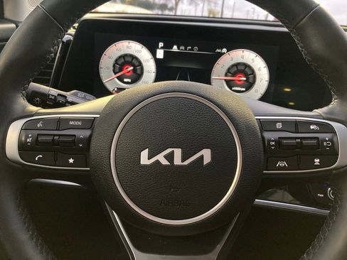 Used 2025 Kia Sportage SX image 20