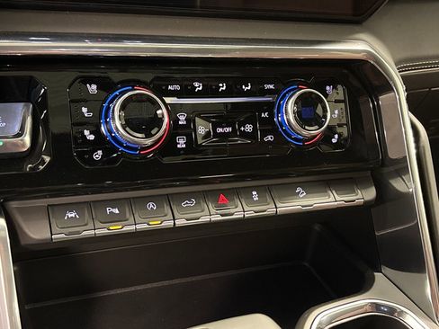 New 2026 GMC Sierra 1500 Denali Ultimate w/ LPO, Black Badging Package image 39