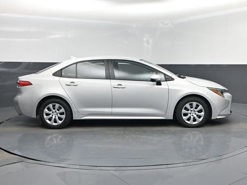 Used 2024 Toyota Corolla LE image 2