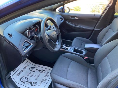 Used 2019 Chevrolet Cruze LT w/ Convenience Package FWD image 30