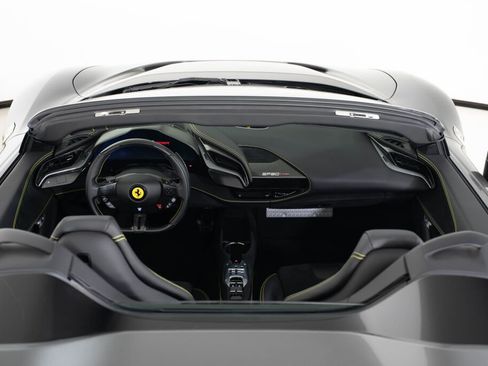 Used 2022 Ferrari SF90 Spider image 28