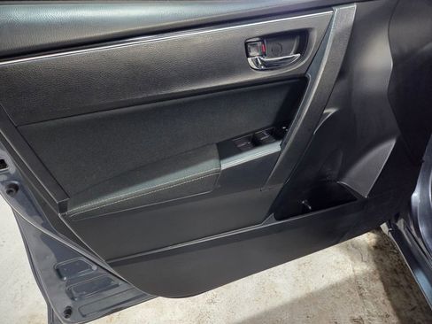 Used 2017 Toyota Corolla LE image 12