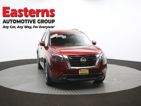 Used 2025 Nissan Pathfinder SV FWD image 51
