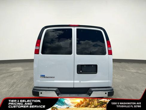 Used 2025 Chevrolet Express 3500 LT w/ LT Preferred Equipment Group RWD image 8