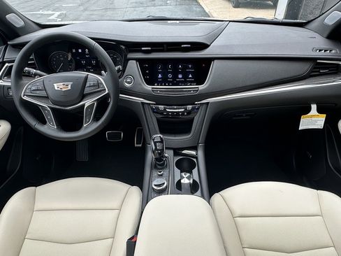 New 2025 Cadillac XT5 Sportv w/ Technology Package AWD/4WD image 9
