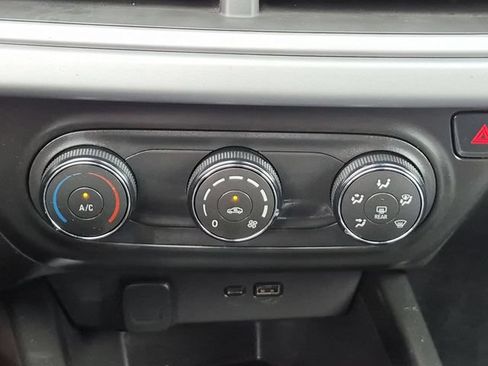 Used 2025 Chevrolet Trax LS FWD image 25