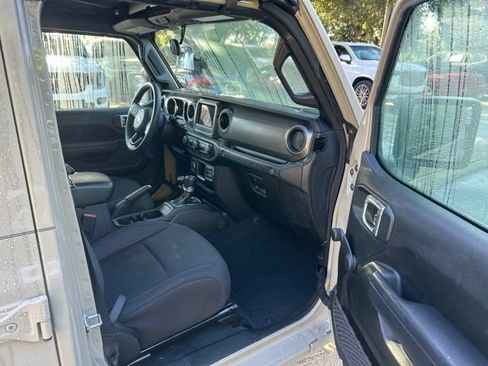 Used 2022 Jeep Wrangler Unlimited Sport AWD/4WD image 9