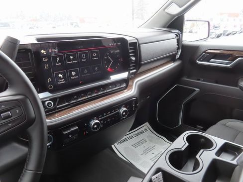 Used 2025 GMC Sierra 1500 Elevation image 36