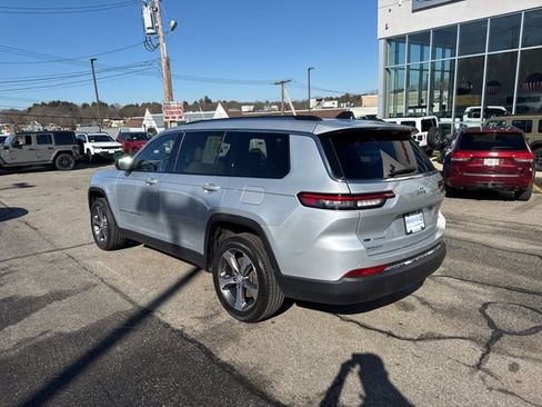 Certified 2023 Jeep Grand Cherokee L Limited w/ Luxury Tech Group II image 5