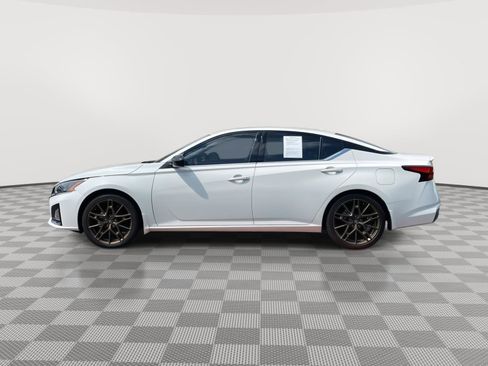 Used 2025 Nissan Altima 2.5 SR FWD image 8