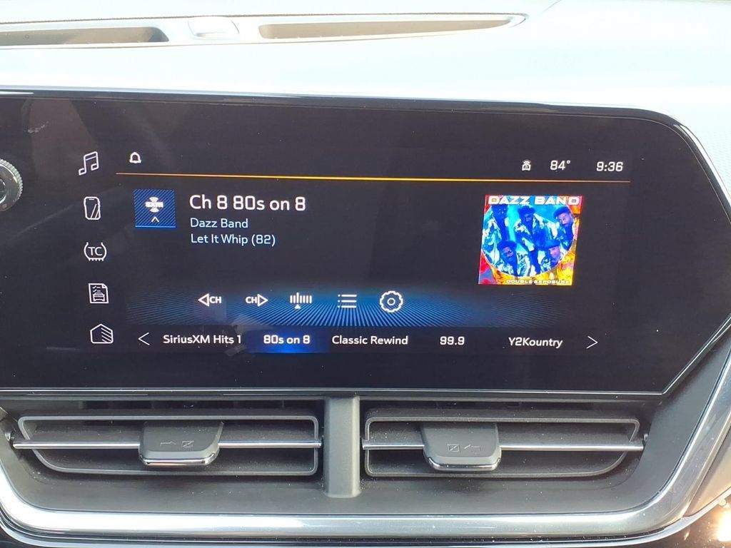 Used 2025 Chevrolet Trax RS w/ Driver Confidence Package FWD image 17