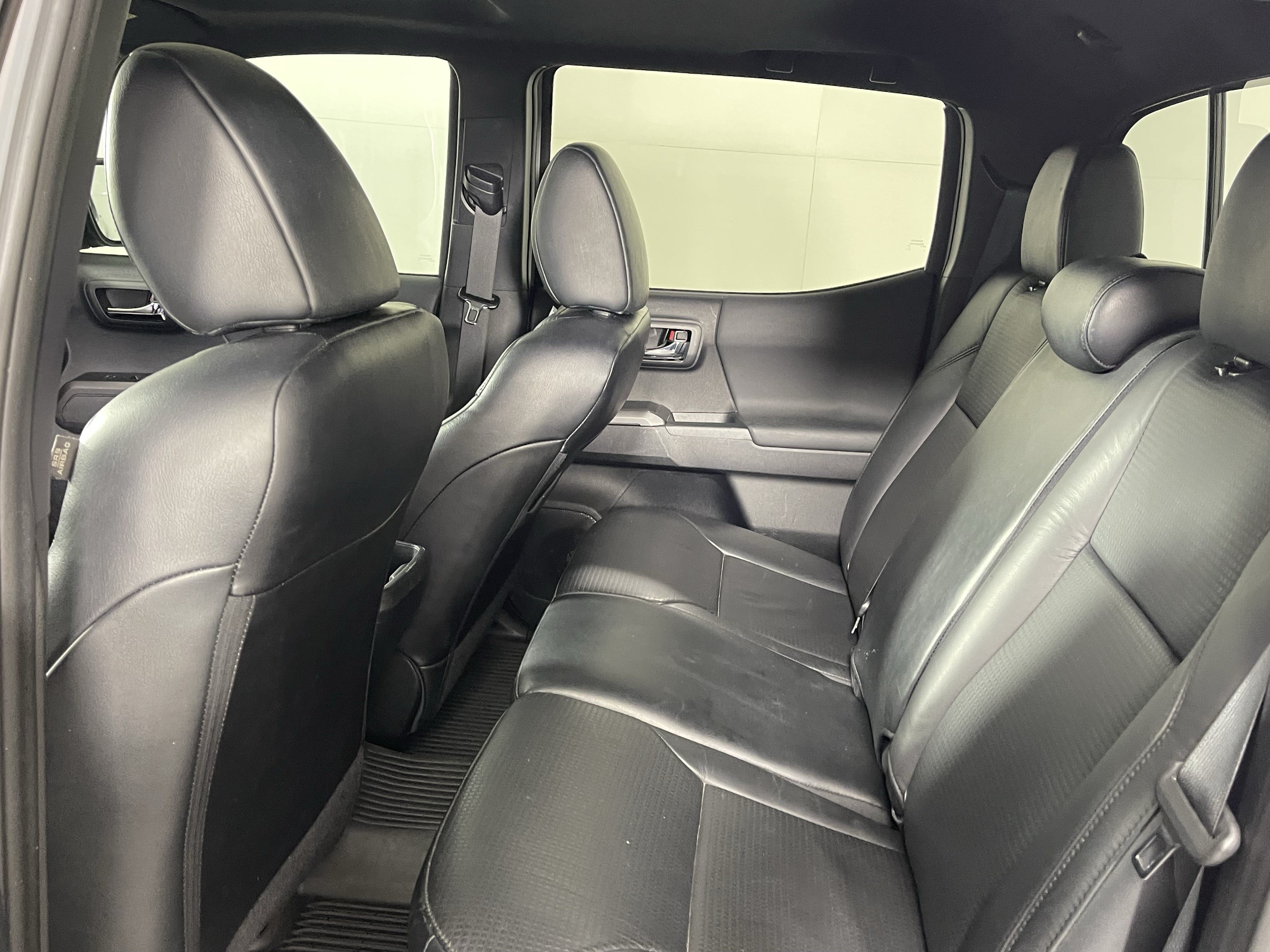 Used 2020 Toyota Tacoma TRD Off-Road w/ TRD Premium Off Road Package AWD/4WD image 15