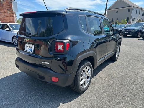 Used 2017 Jeep Renegade Latitude w/ Cold Weather Group AWD/4WD image 3