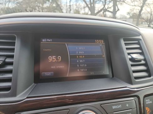 Used 2014 Nissan Pathfinder SL w/ Trailer Tow Package image 24