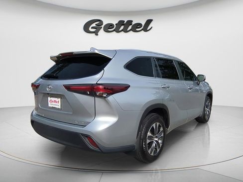Certified 2024 Toyota Highlander XLE AWD/4WD image 5