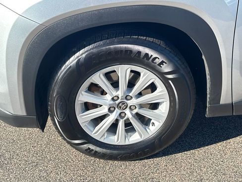 Used 2024 Toyota Grand Highlander XLE image 40