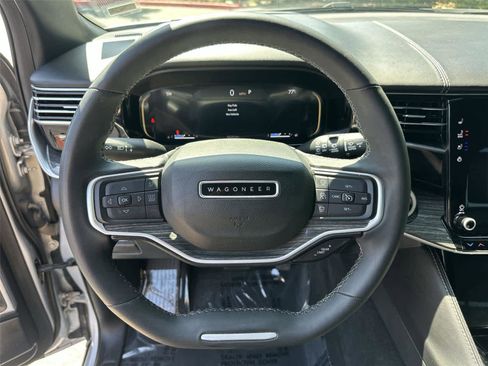 Used 2022 Jeep Wagoneer Series III AWD/4WD image 16