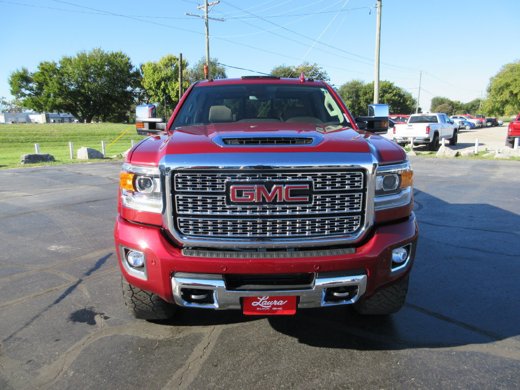 Used 2019 GMC Sierra 3500 Denali w/ Duramax Plus Package AWD/4WD image 11