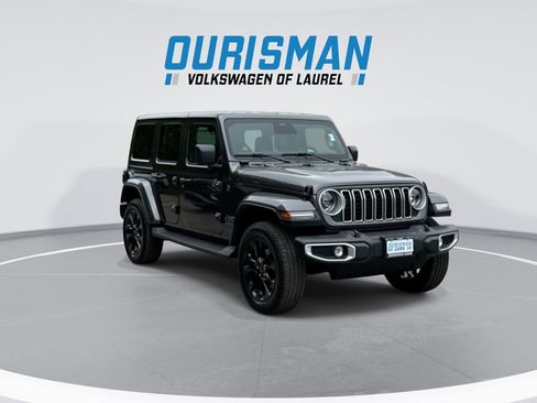 Used 2025 Jeep Wrangler Unlimited Sahara AWD/4WD image 2