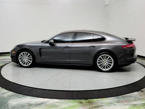 Used 2017 Porsche Panamera 4 image 8