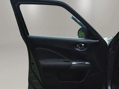 Used 2011 Nissan Juke SV FWD image 8