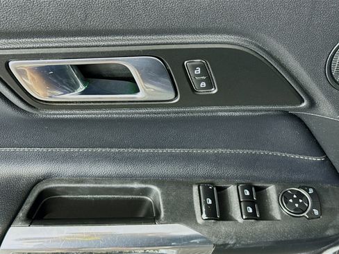 Used 2020 Ford Mustang Premium RWD image 23