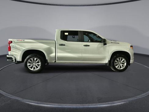 New 2026 Chevrolet Silverado 1500 Custom w/ LPO, Dark Essentials Package AWD/4WD image 15