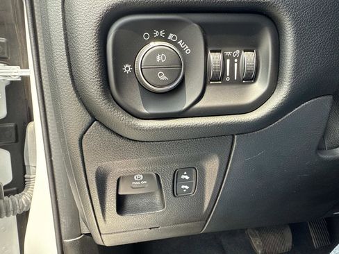 Used 2022 RAM 1500 Laramie image 11