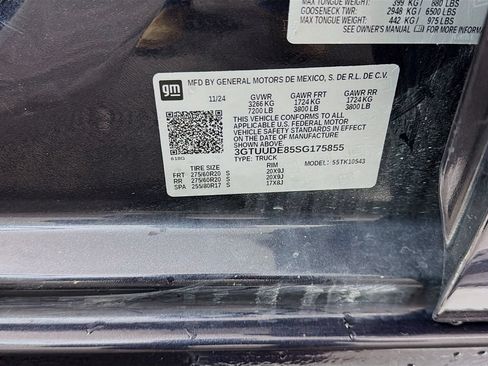 Used 2025 GMC Sierra 1500 SLT w/ SLT Premium Plus Package AWD/4WD image 36
