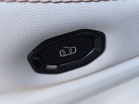 New 2026 Jeep Cherokee Limited AWD/4WD image 31