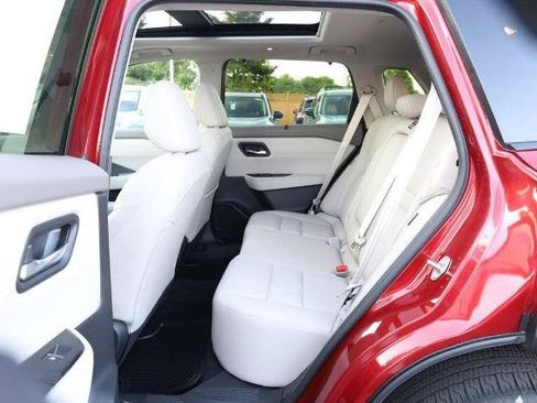 Certified 2025 Nissan Rogue SL w/ Tech Package AWD/4WD image 23