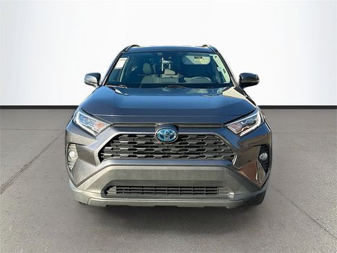 Used 2021 Toyota RAV4 XLE image 2