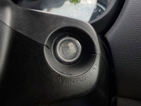 Certified 2023 Jeep Renegade Altitude AWD/4WD image 37