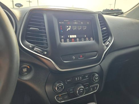Used 2020 Jeep Cherokee Latitude Plus AWD/4WD image 18