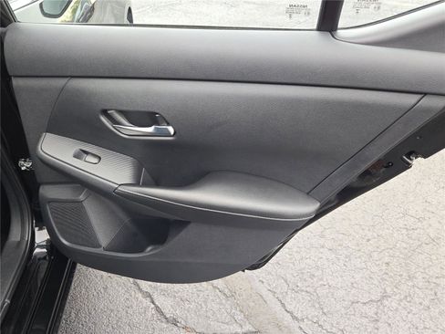 Used 2023 Nissan Sentra SV image 9