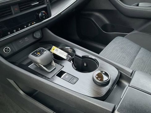 Certified 2023 Nissan Rogue SV image 26