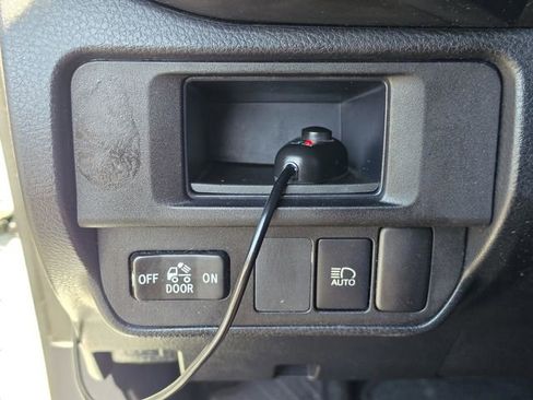 Used 2019 Toyota Tacoma SR w/ SR Convenience Package RWD image 29