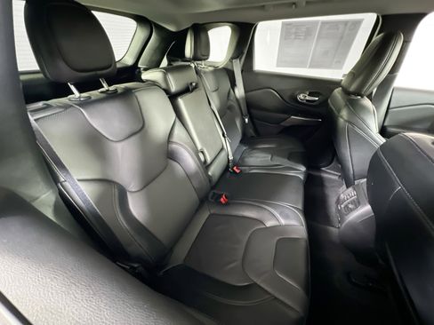 Used 2022 Jeep Cherokee Limited image 26