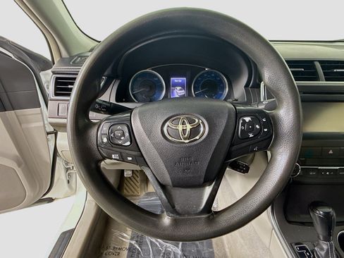 Used 2016 Toyota Camry LE image 13