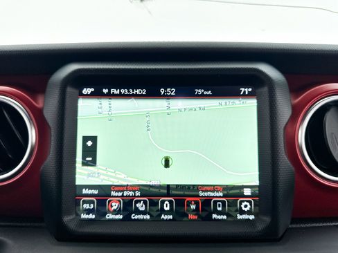 Used 2022 Jeep Wrangler Unlimited Rubicon w/ LED Lighting Group AWD/4WD image 21