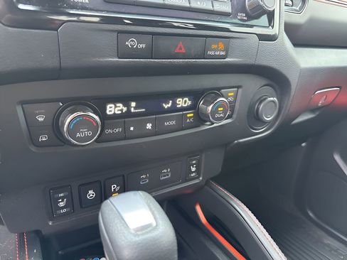 Used 2024 Nissan Frontier PRO-4X w/ Pro Convenience Package image 35