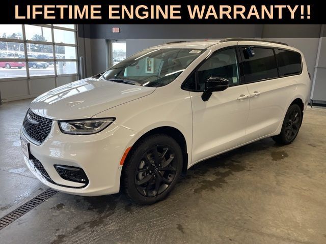 New 2026 Chrysler Pacifica Select w/ S Appearance Package AWD/4WD image 4
