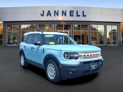 Used 2025 Ford Bronco Sport Heritage w/ Convenience Package AWD/4WD image 3